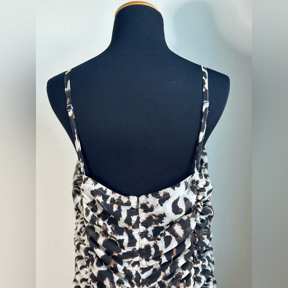 Ruched Leopard Print Midi. Size M/L - Picture 4 of 4